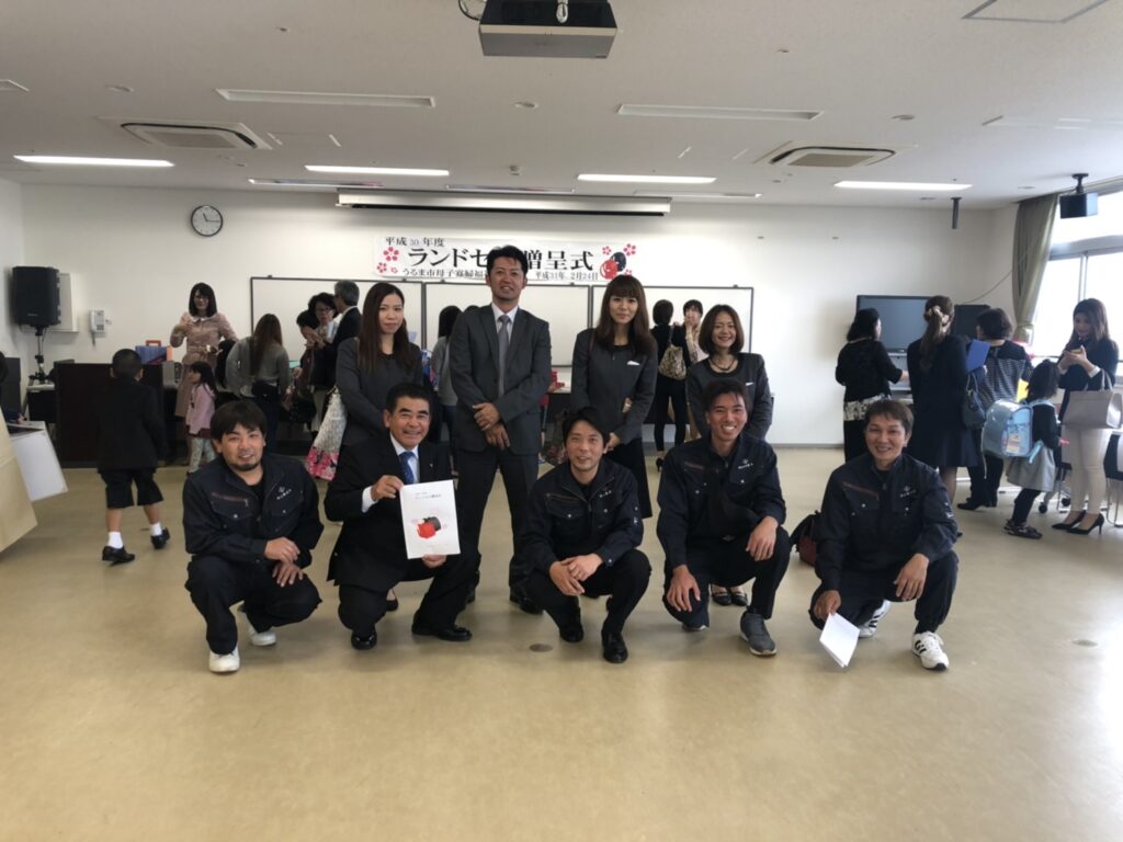 うるま市教育委員会へランドセルを贈呈致しました