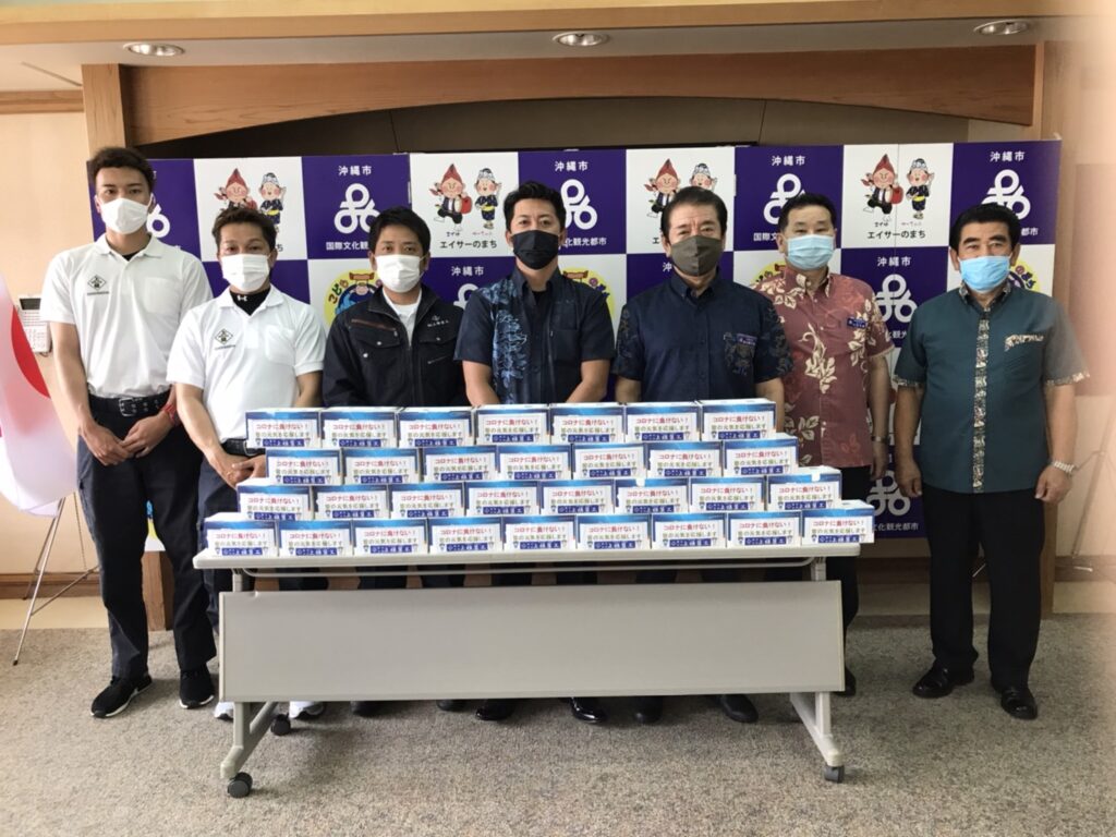 宮里小学校、宮里中学校へマスク4000枚を寄贈致しました