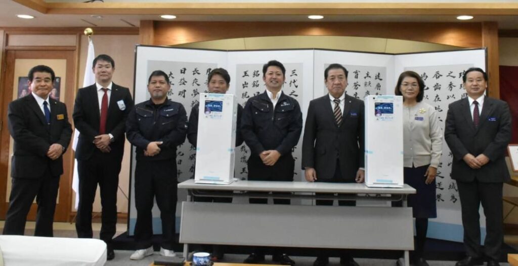 沖縄市立幼稚園16園36クラスへ空気清浄機を寄贈しました